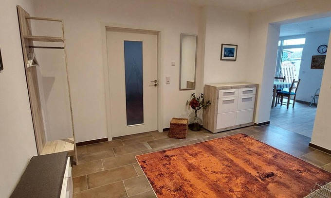 Schwerin Apartment | Holiday Apartment 'Quiet and Central' with Wi-Fi