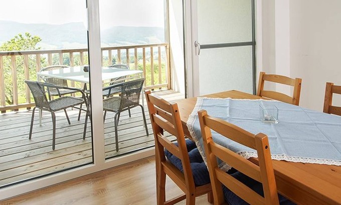 Zell Am Moos Apartment | Holiday apartment with lake view - Family holiday farm Stabauer (4 flowers)