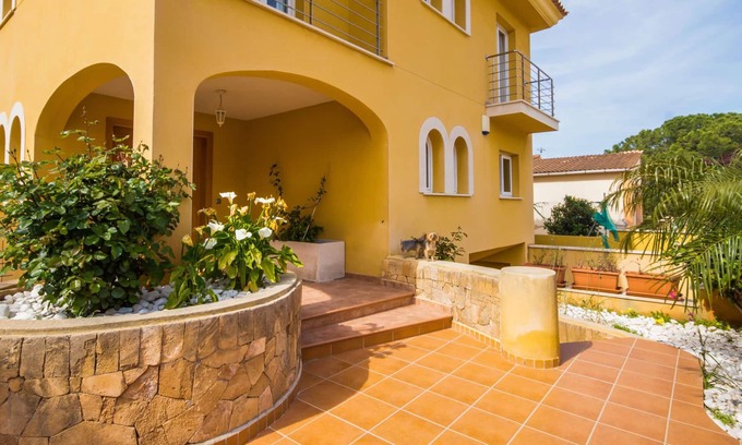 Urbanizacion Mont Ferrutx House | Holiday Home Casa Can Pacheco with Sea View, Pool & Wi-Fi