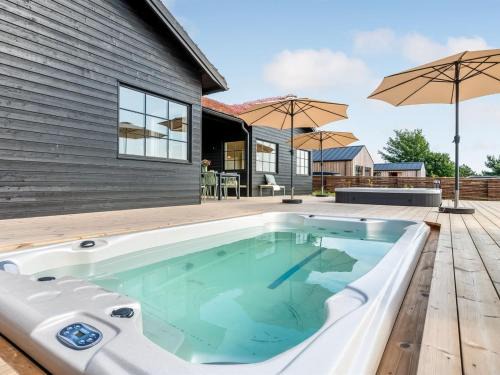 Øer Strand House | Holiday Home Adia - 650m from the sea by Interhome