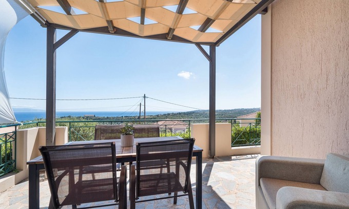 Leivathos House | Holiday Home 'Amalia' with Sea View, Wi-Fi and Air Conditioning