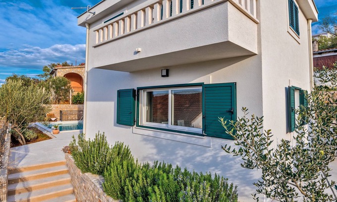 Necujam House | Holiday home Ana with pool, Island Šolta