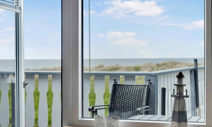 Dannemare Apartment | Holiday home apartment with seaview