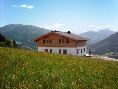 Eben im Pongau House | Holiday Home Auer-2 by Interhome