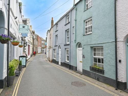 Mevagissey House | Holiday Home Blue Crab Cottage by Interhome