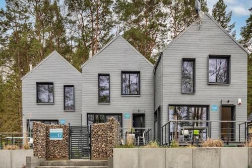 Wiselka House | Holiday Home by Lake Wise ka near Baltic Beach