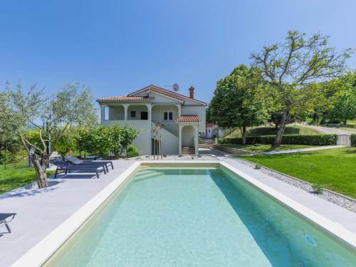 Pican House | Holiday Home Carlo by Interhome