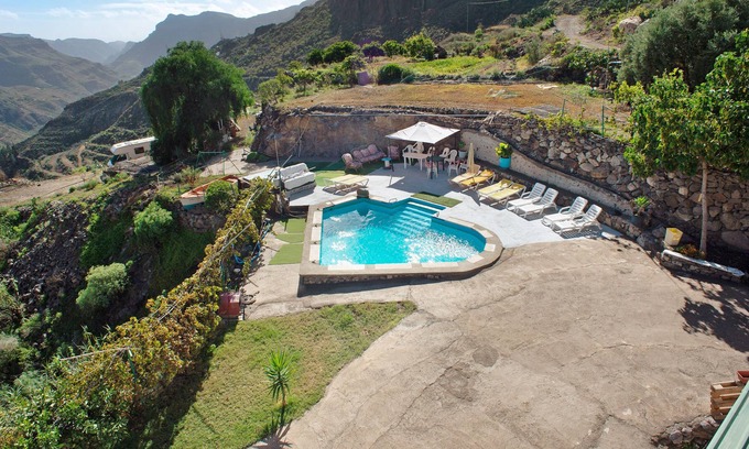 Mogan Apartment | Holiday Home "Casa Almendro" with Mountain View, Pool & Wi-Fi