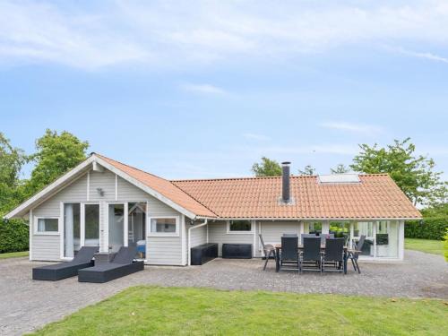 Hasmark Strand House | Holiday Home Chrisse - 250m from the sea by Interhome