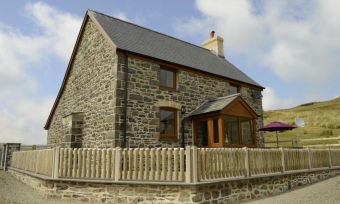 Glandyfi House | Holiday Home Copa by Interhome
