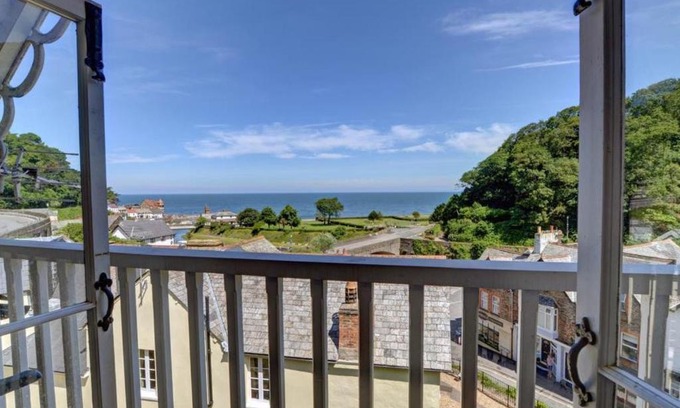Lynmouth House | Holiday Home Ferndale House by Interhome