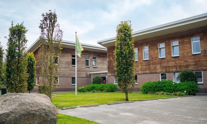 Havelte House | Holiday home for group with sauna and pool