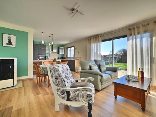 Le Chateau-d'Oleron House | Holiday Home L'Antioche by Interhome