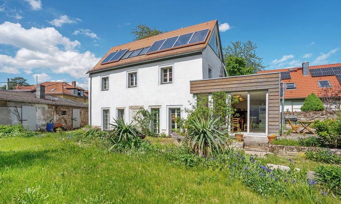 Prohlis House | Holiday Home 'Im Vorwerk Nickern' with Private Terrace, Private Garden and Wi-Fi