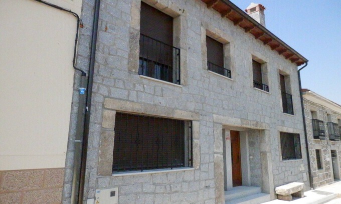 Bernuy-Salinero House | Holiday Home in Castilla-León with Pool