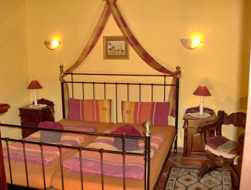 El Guincho Apartment | Holiday home in English style with sea view