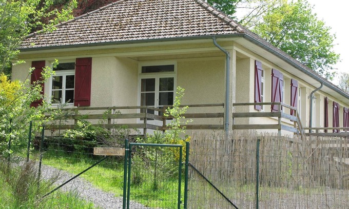 Cuzy House | Holiday Home in Luzy with Fenced Garden