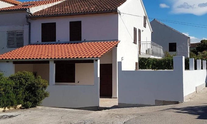 Cove Makarac (Milna) House | Holiday Home in Milna with Terrace, Air condition, WIFI, Washing machine (5123-1)