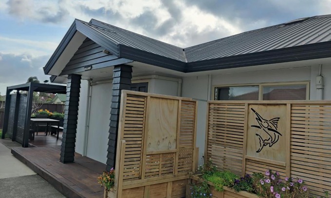 Papamoa Beach House | Holiday Home in Papamoa