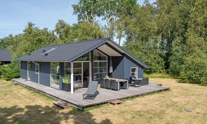 Gedesby House | Holiday Home Jelke - 50m from the sea by Interhome