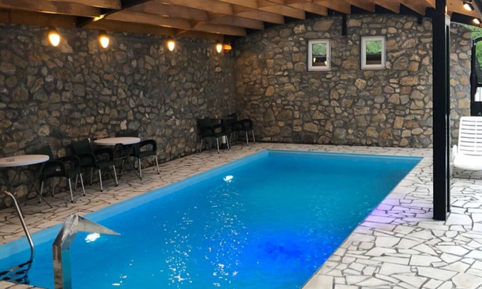 Lezimir Bed & Breakfast | Holiday Home Karalic
