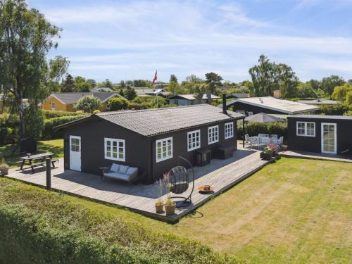 Skastrup Strand House | Holiday Home Kim - 250m from the sea by Interhome