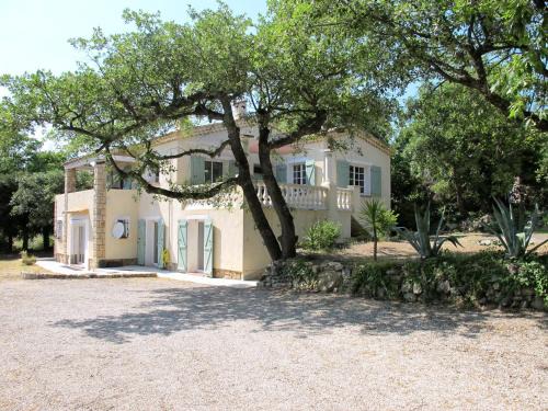 Bagnols-en-Foret House | Holiday Home L'Yeuse by Interhome