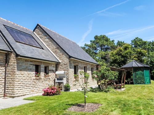 Fouesnant House | Holiday Home Mestrezec by Interhome