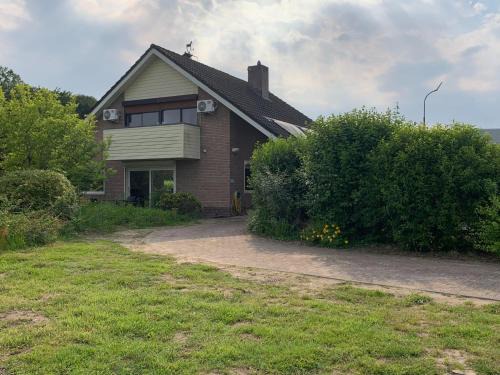 Beek House | Holiday Home Montferland near Huis Bergh Castle
