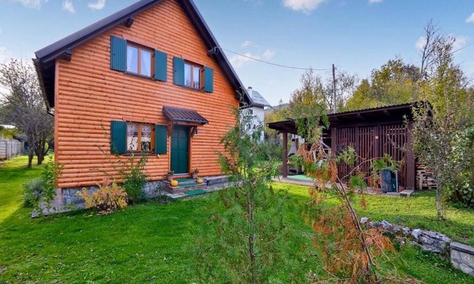 Ogulin House | Holiday Home Nada - Two Bedroom Holiday Home with Private Garden