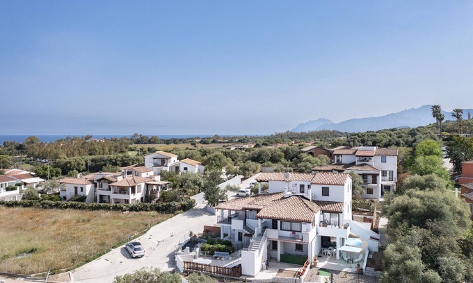 Torre di Bari House | Holiday Home "Ri - Ale" with Private Terrace, Private Parking & Wi-Fi