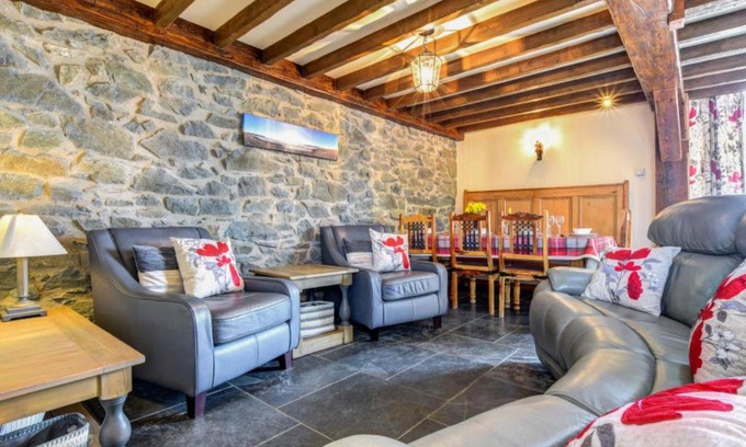 Mynytho House | Holiday Home Sgubor y Rhyd by Interhome