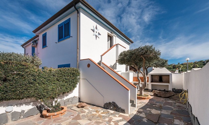 Calasetta House | Holiday Home "Sottotorre 2" close to the Sea with Private Garden & A/C