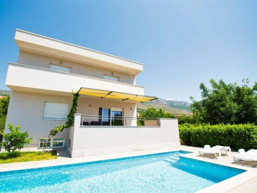 Kastel Gomilica House | Holiday Home Stella kastela by Interhome