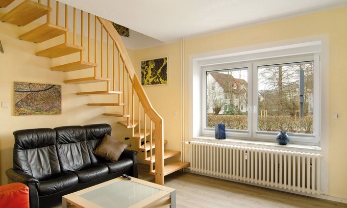 Hoexter House | Holiday Home 'Unterm Räuschenberg' with Mountain View, Private Terrace and Wi-Fi