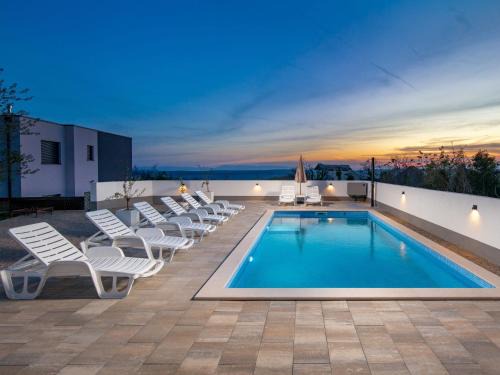 Jadranovo House | Holiday Home Villa Lea by Interhome