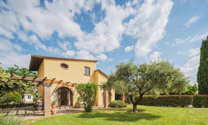 Castelfranco di Sotto House | Holiday Home Villa Ulivo by Interhome