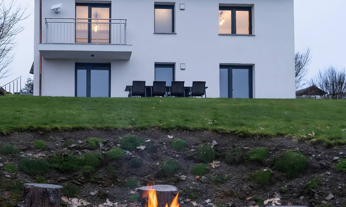 Gellinghausen House | Holiday Home 'Waldzauber-Winterberg' with Mountain View, Private Terrace and Wi-Fi