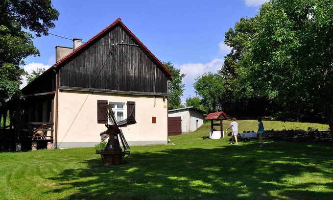 Szczecinek House | Holiday home with fireplace and private garden