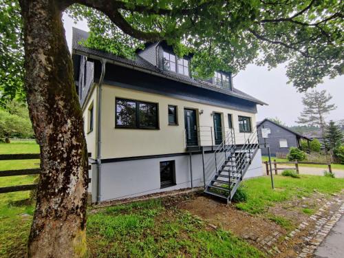 Friedrichshoehe Apartment | Holiday Home with Terrace