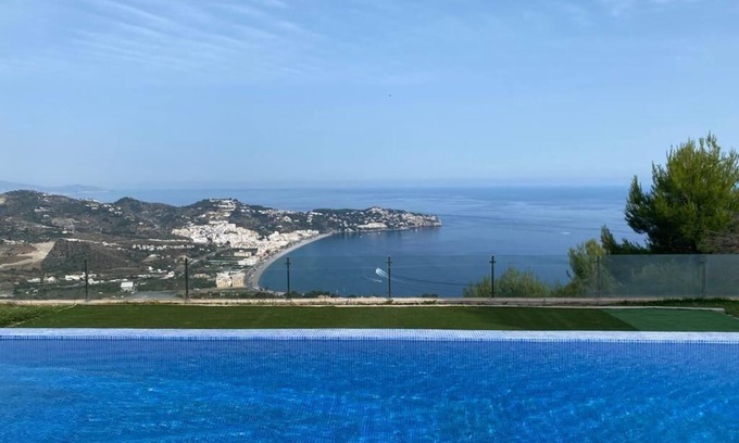 Almunecar House | Holiday house Almuñecar for 1 - 14 persons with 7 bedrooms - Holiday house
