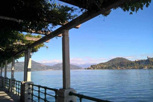 Arona Apartment | Holiday house by the lake