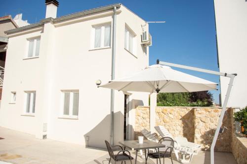 Diklo Apartment | Holiday house by the sea VIGO