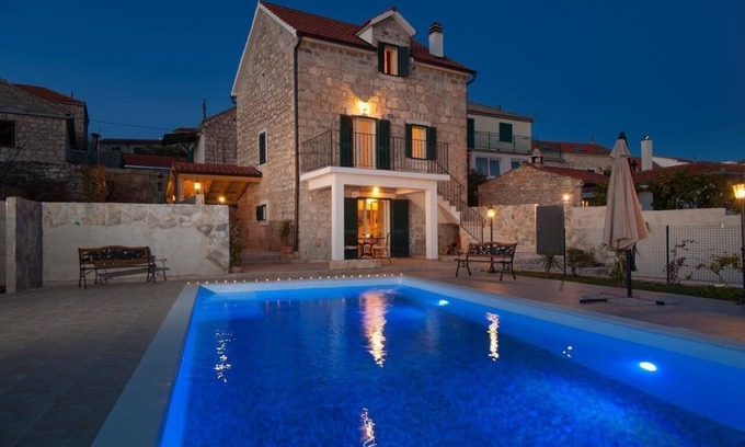 Cove Donja Krusica (Donje selo) Other | Holiday house Donje Selo for 1 - 5 persons with 2 bedrooms - Farmhouse