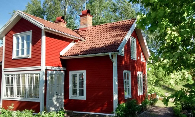 Lonneberga House | Holiday house in Lönneberga on the river near Vimmerby up to 10 persons - Haus Oskarslund