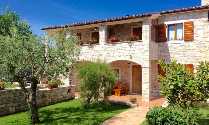 Rakalj House | HOLIDAY HOUSE MANUEL 2 Istrian stone house in quiet resort next to the sea