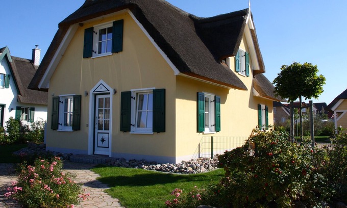 Rosenhagen House | Holiday house "Nordstern" 400m BC Beach, beach chair, fireplace, free WiFi