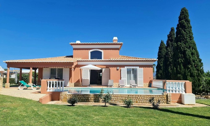 Alfarrobeira House | Holiday house Odiáxere for 1 - 6 persons with 3 bedrooms - Holiday house