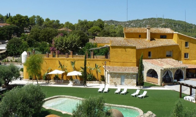 Can Trabal House | Holiday house Olerdola for 1 - 26 persons with 9 bedrooms - Holiday home
