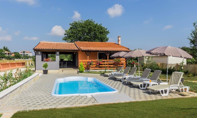 Sikici House | Holiday house Pula for 1 - 6 persons with 2 bedrooms - Holiday home